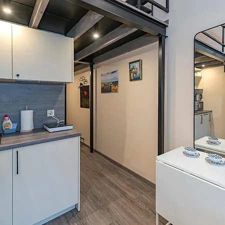 Modern Loft Near Christ's Resurrection Church By Polo *