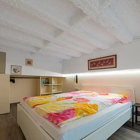 Modern Loft Near Christ's Resurrection Church By Polo *