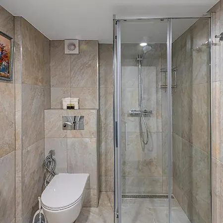 Modern Loft Near Christ's Resurrection Church By Polo Apartment *