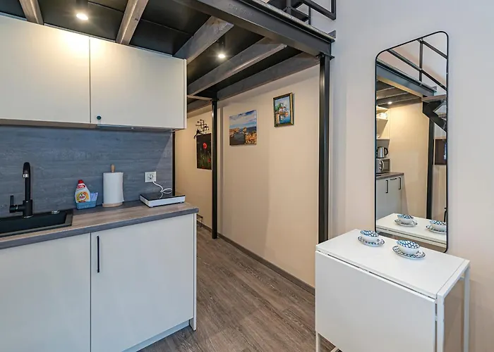 Modern Loft Near Christ's Resurrection Church By Polo *